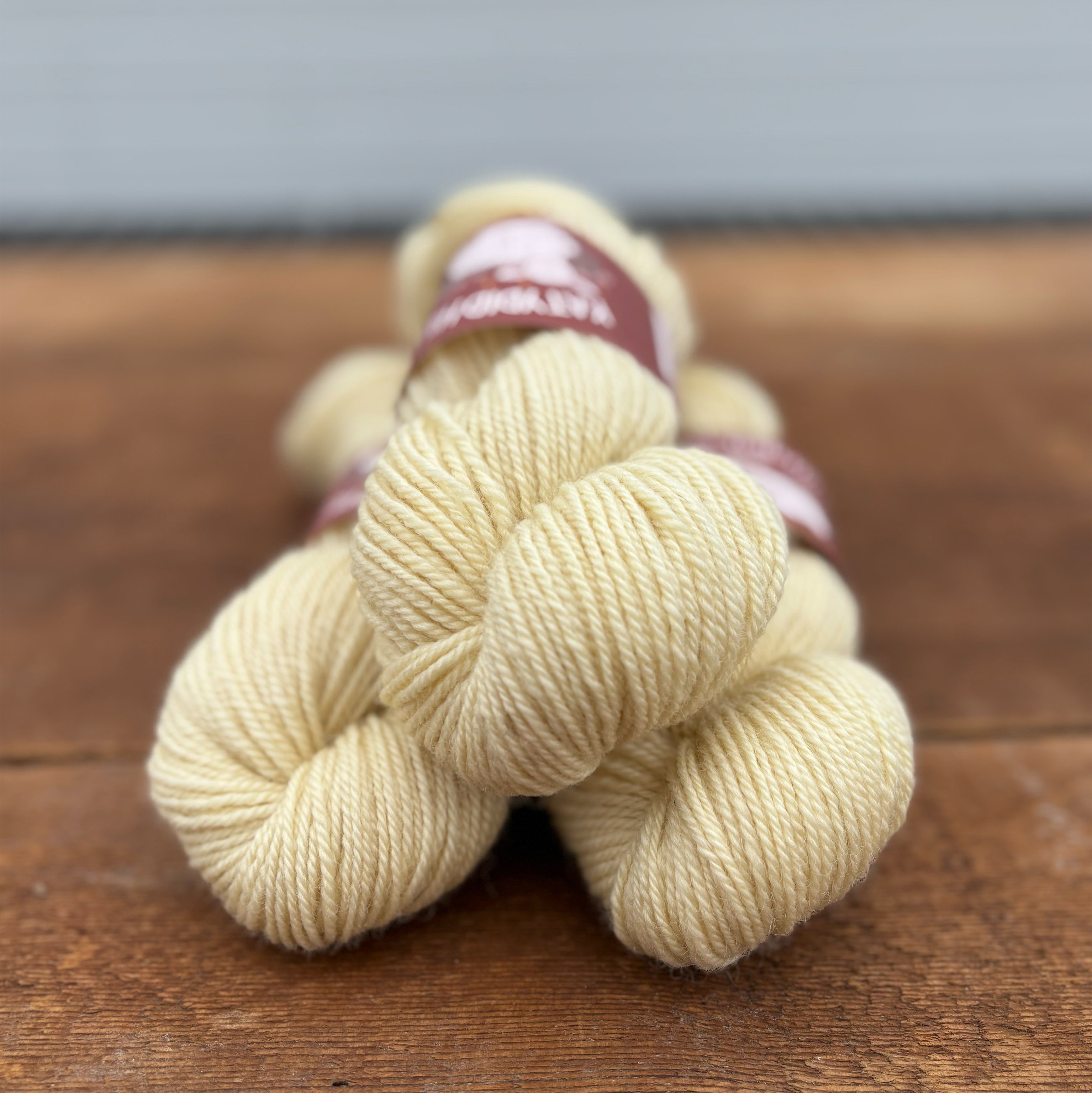 Wool Yarn - Romney Worsted, "Screams and Sugars"