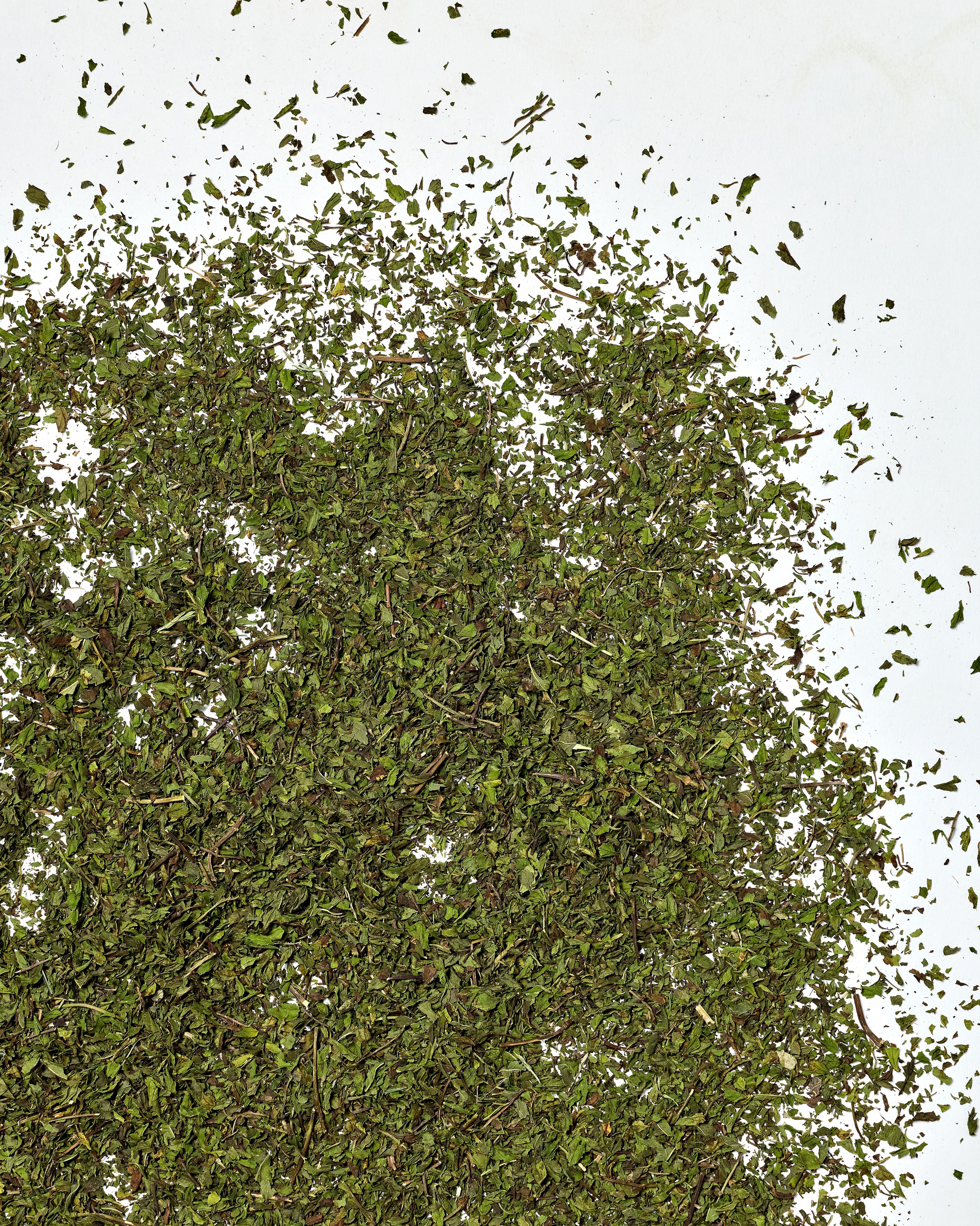 Organic loose leaf spearmint tea with notes of sweet and crisp mint